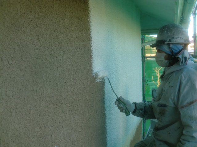 前橋市 屋根外壁塗装工事 外壁下塗り お客様の声 ミヤケン