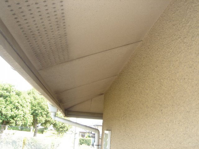 前橋市 屋根外壁塗装工事 軒裏天井汚れ お客様の声 ミヤケン