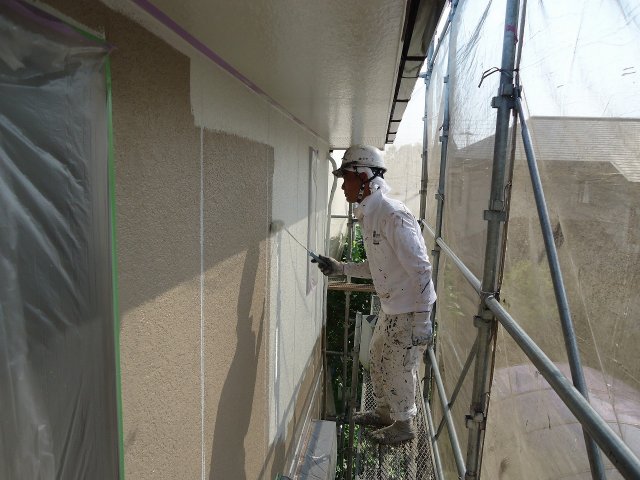 前橋市 外壁 上塗り1回目 ミヤケン