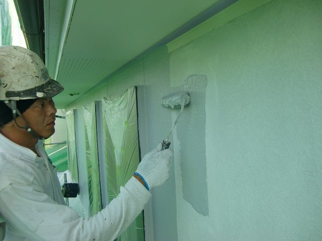 前橋市 外壁 上塗り1回目 ミヤケン