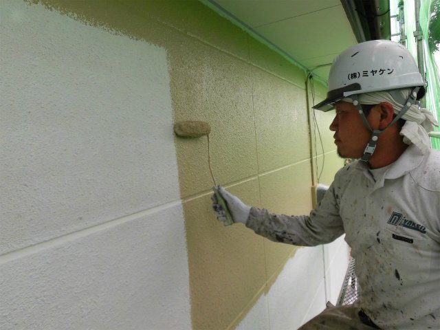 前橋市 屋根外壁塗装工事 外壁上塗り1回目 お客様の声 ミヤケン