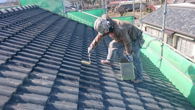 前橋市 屋根外壁塗装工事 屋根下塗り お客様の声 ミヤケン