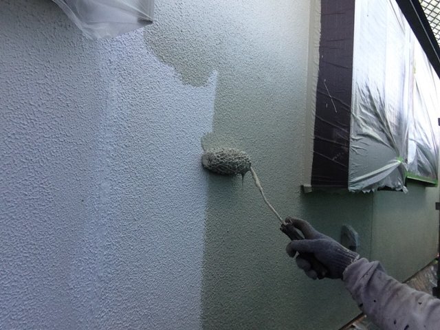 高崎市 外壁塗装 上塗り1回目 ミヤケン