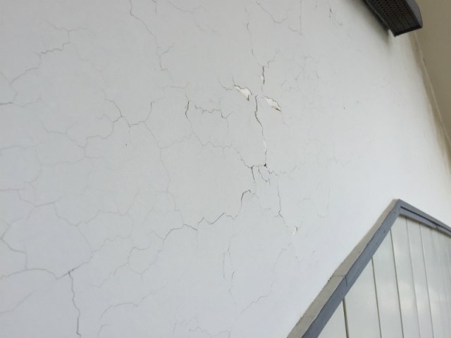 高崎市 屋根外壁塗装工事 外壁ひび割れ お客様の声 ミヤケン
