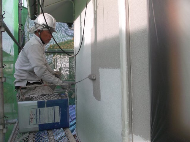 高崎市 外壁塗装工事 外壁上塗り1回目 お客様の声 ミヤケン