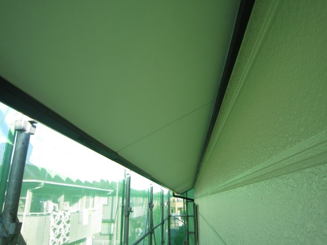 前橋市 屋根外壁塗装工事 軒裏天井完了 お客様の声 ミヤケン
