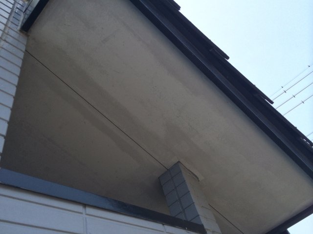 前橋市 屋根外壁塗装工事 軒裏天井コケの付着 お客様の声 ミヤケン