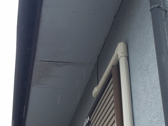 前橋市 屋根外壁塗装工事 軒裏天井シミの付着 お客様の声 ミヤケン