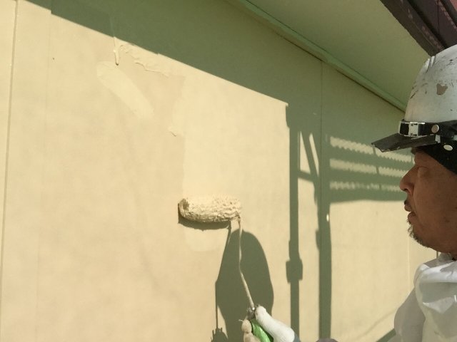 高崎市 外壁 上塗り1回目 ミヤケン