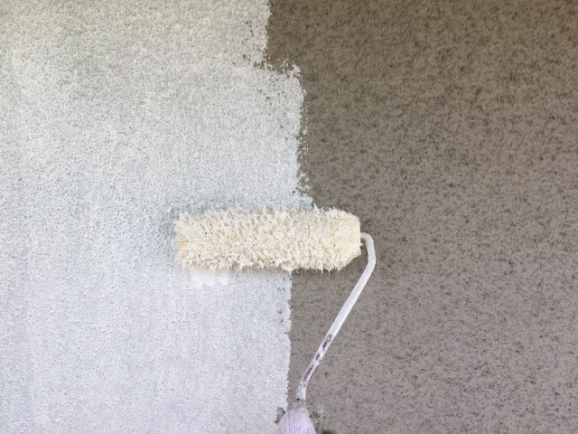 みどり市 屋根外壁塗装工事 外壁下塗り お客様の声 ミヤケン
