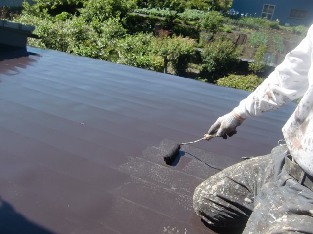 渋川市 屋根外壁塗装工事 屋根上塗り2回目 お客様の声 ミヤケン