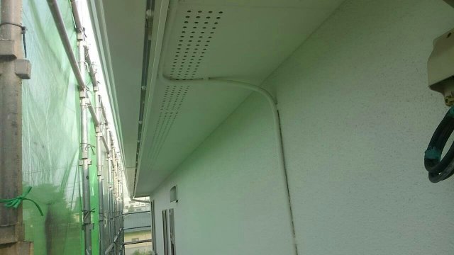 前橋市 屋根外壁塗装工事 軒裏天井完了 お客様の声 ミヤケン