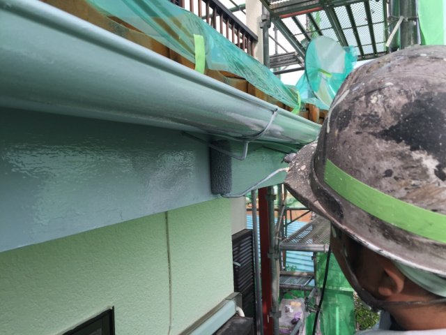 高崎市 外壁塗装工事 雨樋・破風板上塗り お客様の声 ミヤケン