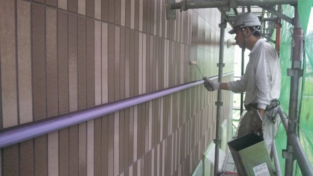 太田市 屋根外壁塗装工事 外壁上塗り1回目中 お客様の声 ミヤケン