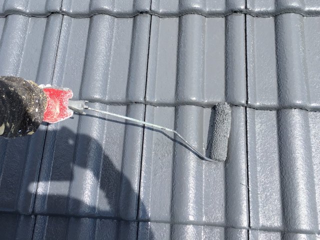 前橋市 屋根外壁塗装工事 屋根上塗り2回目 お客様の声 ミヤケン