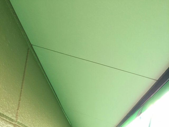 高崎市 屋根外壁塗装工事 軒裏天井完了 お客様の声 ミヤケン