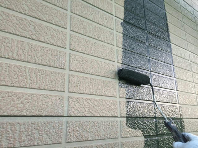高崎市 外壁 上塗り1回目 ミヤケン