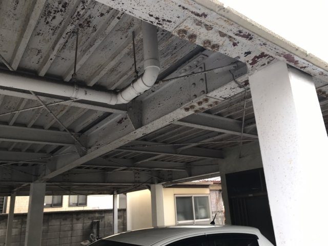 前橋市 外壁塗装工事 車庫屋根サビの付着 お客様の声 ミヤケン