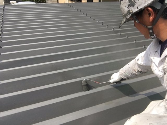 太田市 金属屋根 上塗り2回目 ミヤケン