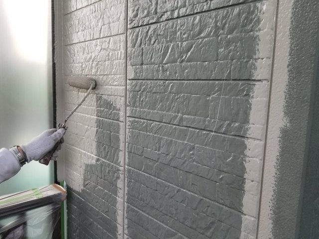 太田市 屋根外壁塗装工事 外壁上塗り1回目 お客様の声 ミヤケン