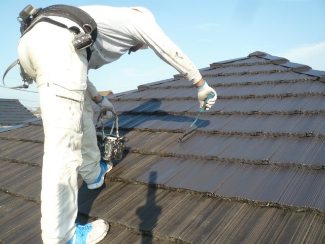 高崎市 屋根外壁塗装工事 屋根上塗り1回目 お客様の声 ミヤケン