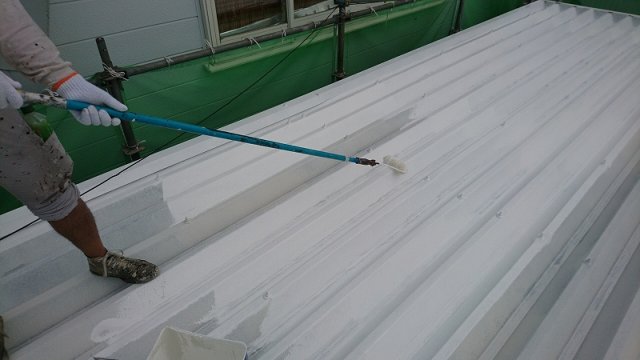 前橋市 屋根 上塗り1回目 ミヤケン