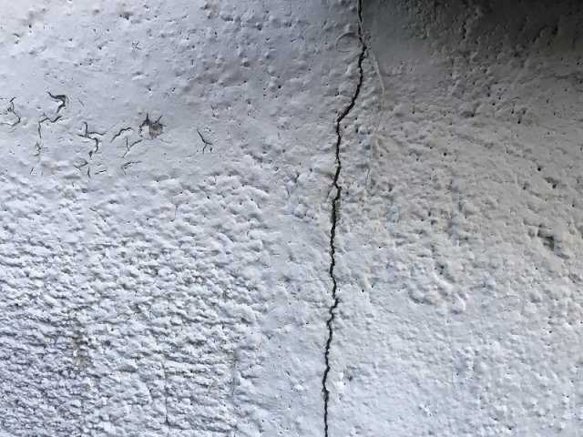 伊勢崎市 外壁塗装工事 外壁ひび割れ お客様の声 ミヤケン