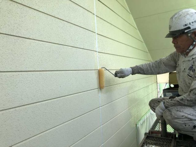 前橋市 屋根外壁塗装工事 外壁下塗り お客様の声 ミヤケン