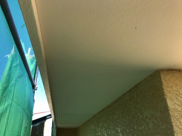 高崎市 屋根外壁塗装工事 軒裏天井完了 お客様の声 ミヤケン