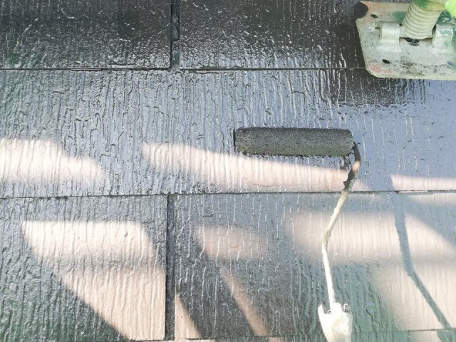 屋根 上塗り作業2回目