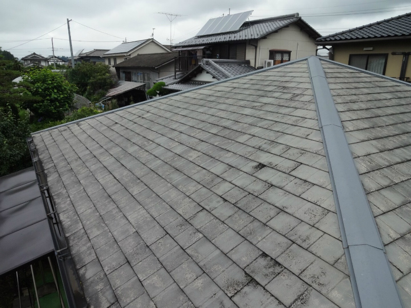 屋根 色褪せ