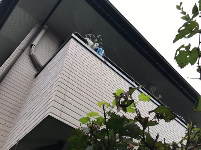 高崎市 外壁塗装工事 軒裏天井汚れの付着 お客様の声 ミヤケン