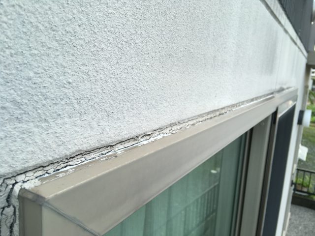 前橋市 外壁塗装工事 横方向のコーキングひび割れ お客様の声 ミヤケン