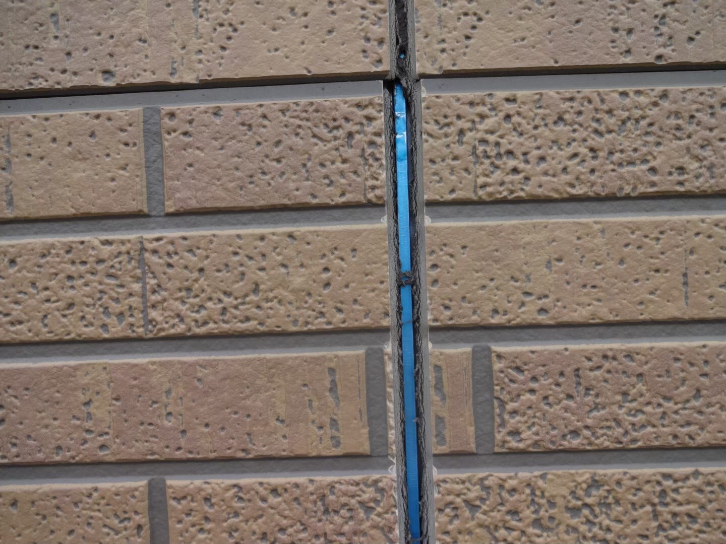 外壁からの雨漏り原因とコーキングの対策 株式会社ミヤケン