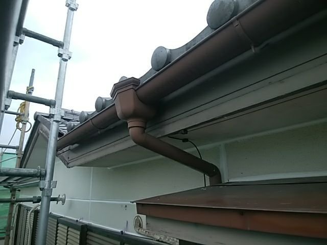 雨樋 色褪せ
