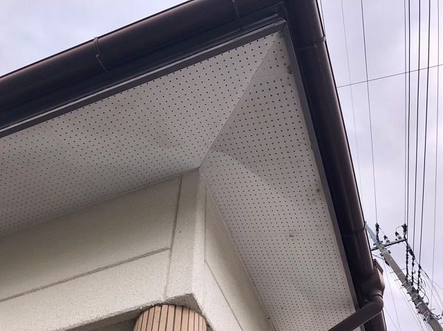 高崎市 外壁塗装工事 軒裏天井シミ・汚れの付着 お客様の声 ミヤケン