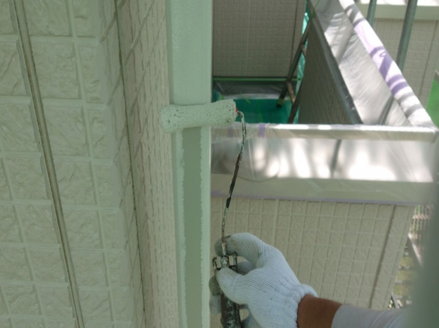 雨樋 上塗り作業1回目