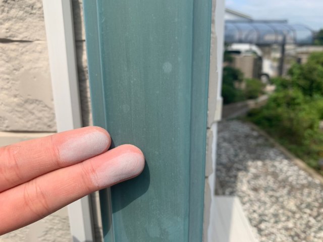 雨どい 色あせ