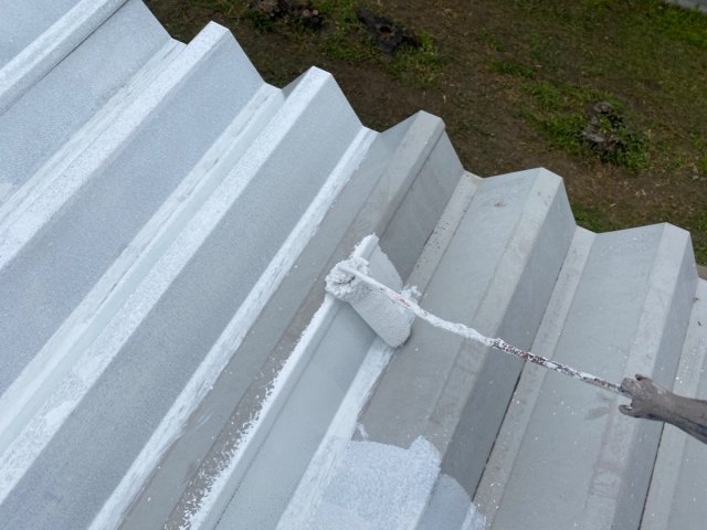 屋根下塗り