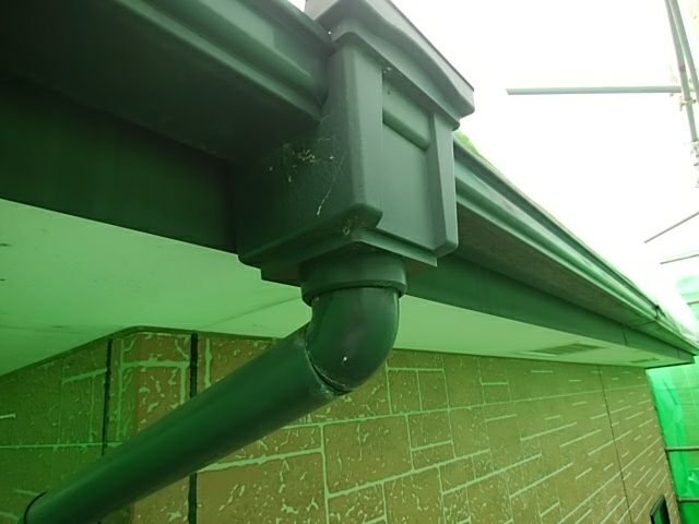 雨樋色あせ