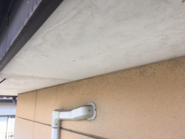 渋川市 屋根外壁塗装工事 軒裏天井シミ・汚れの付着 お客様の声 ミヤケン