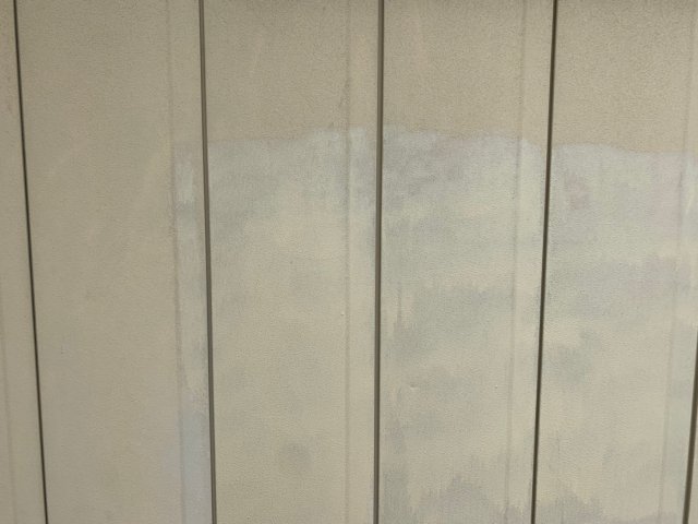 金属サイディング 色あせ