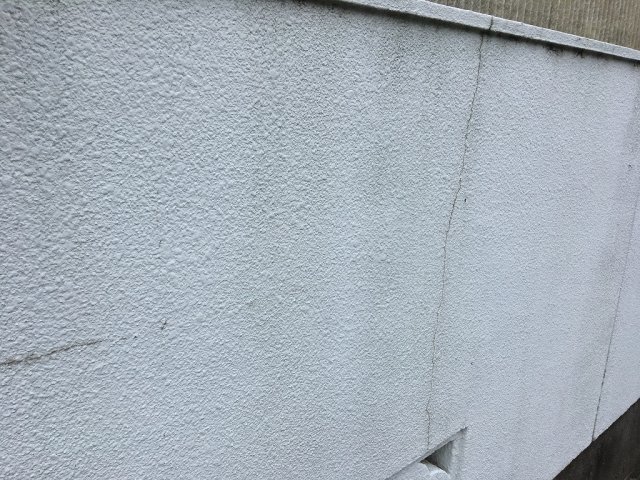 塀 ひび割れ