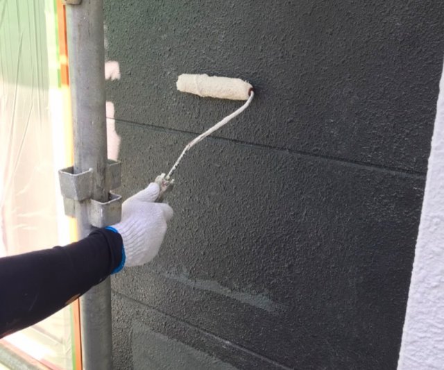 外壁 下塗り作業