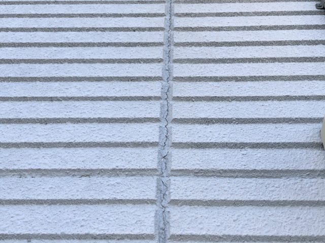 目地 ひび割れ
