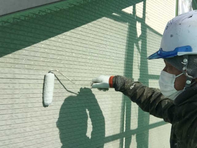 外壁上塗り2回目