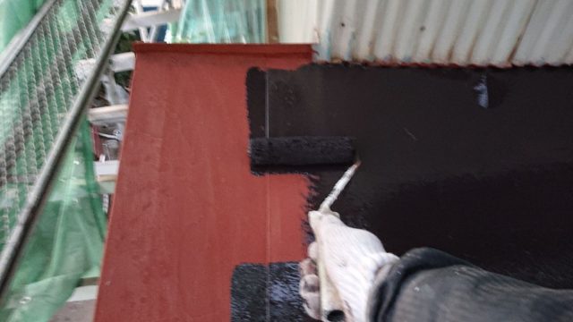 庇屋根 上塗り