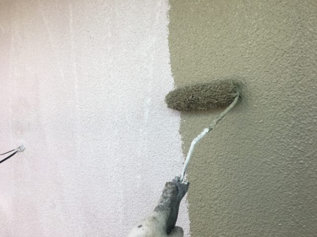 外壁 上塗り作業1回目