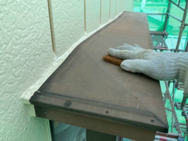 庇屋根 研磨作業
