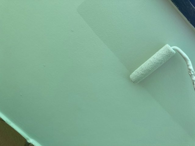 軒裏天井 上塗り2回目